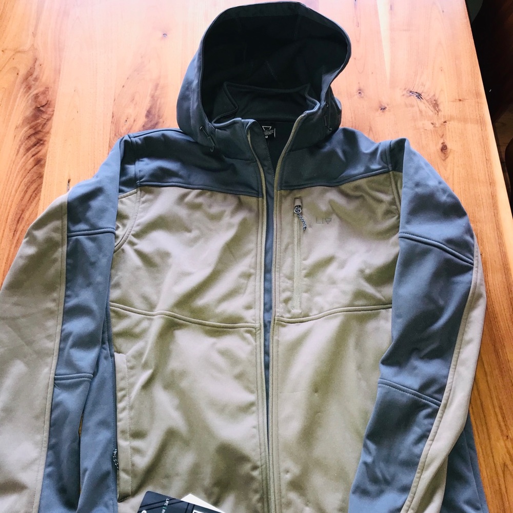 Softshell jacket NWT.